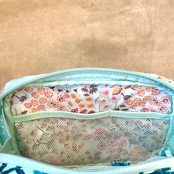 Vera Bradley Mint Flowers Quilted Cosmetic Jewelry Travel Bag Case Organizer - Picture 4 of 5